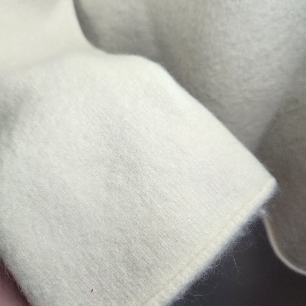 Main Strip Cream Turtleneck Sweater - Picture 5 of 9